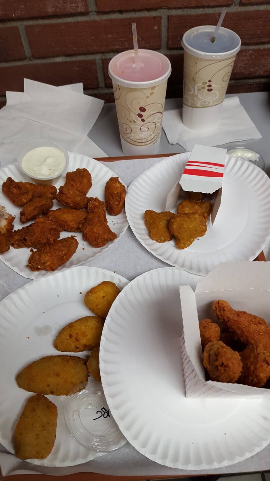 Santoro’s Subs & Pizza | restaurant | 196 Gorham St, Lowell, MA 01852, USA | 9784528186 OR +1 978-452-8186