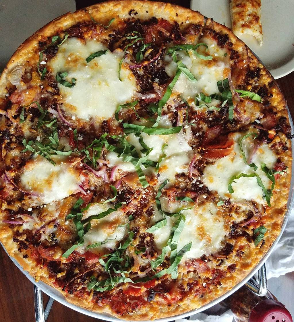 Boombozz Taphouse | restaurant | 1315 Herr Ln, Louisville, KY 40222, USA | 5023940000 OR +1 502-394-0000