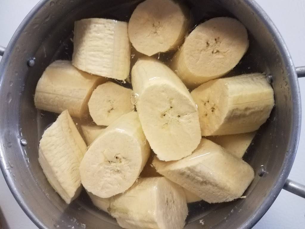 Moms Restaurant Haitian Cuisine and Bakery | restaurant | 11900 N Nebraska Ave Suite #1, Tampa, FL 33612, USA | 8136310900 OR +1 813-631-0900