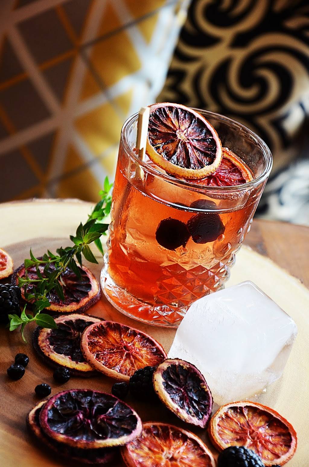 Baker & Wife | restaurant | 2157 Siesta Dr, Sarasota, FL 34239, USA | 9419601765 OR +1 941-960-1765