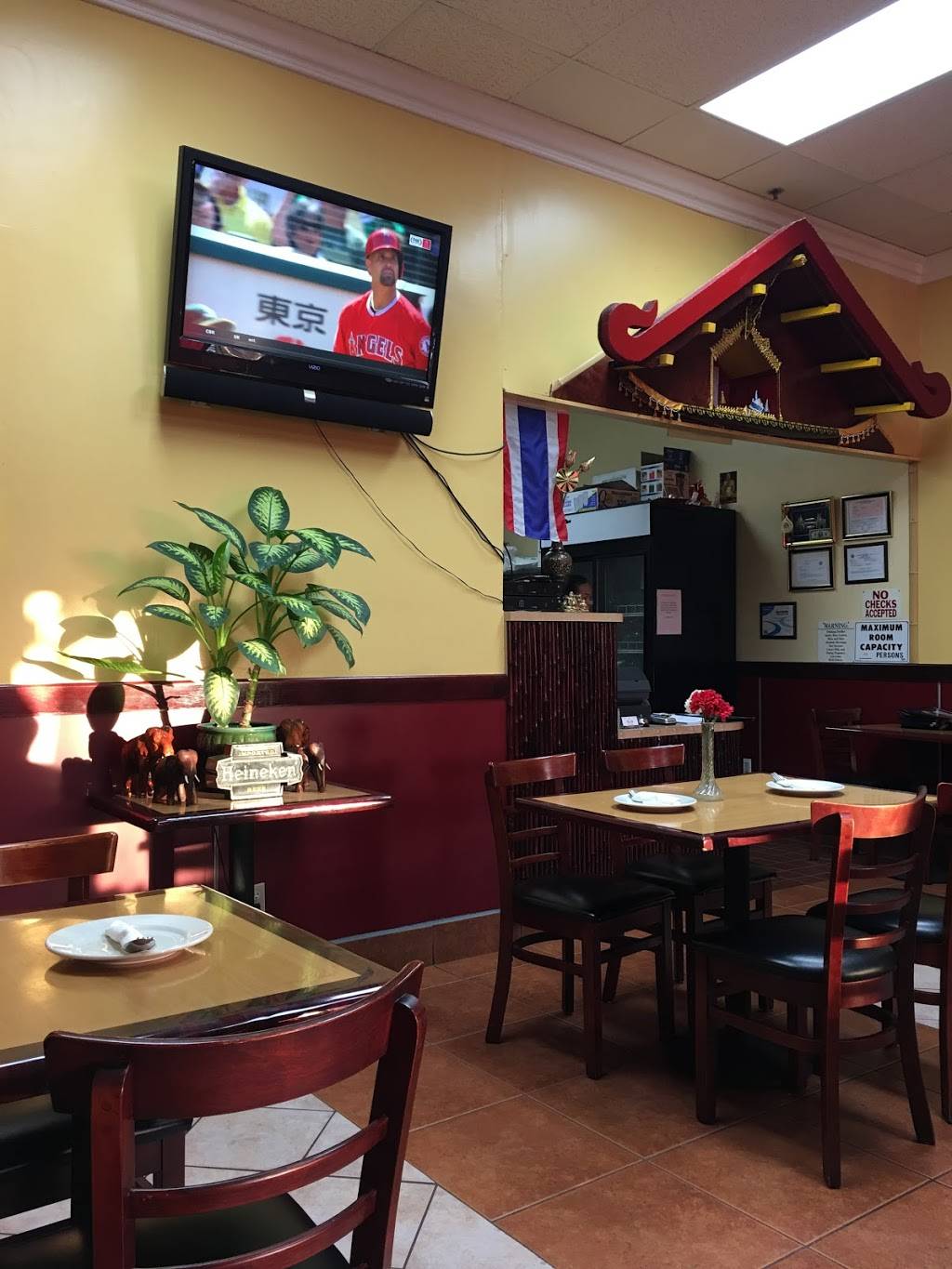 Tasty Thai Cuisine | restaurant | 39252 Winchester Rd # 129, Murrieta, CA 92563, USA | 9513049990 OR +1 951-304-9990