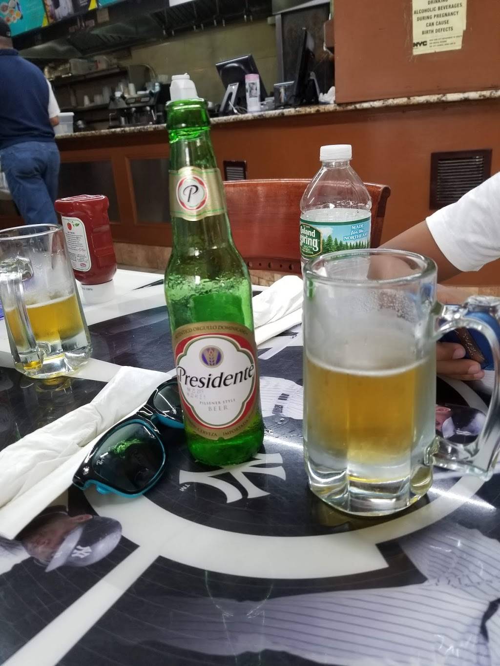 El Nuevo Caridad | restaurant | 1618 St Nicholas Ave, New York, NY 10040, USA | 2127815782 OR +1 212-781-5782