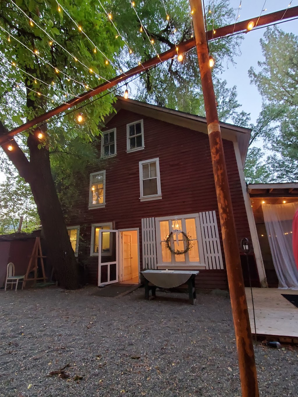 Lucas Lodge | restaurant | 3904 Cougar Ln, Agness, OR 97406, USA | 5412477443 OR +1 541-247-7443