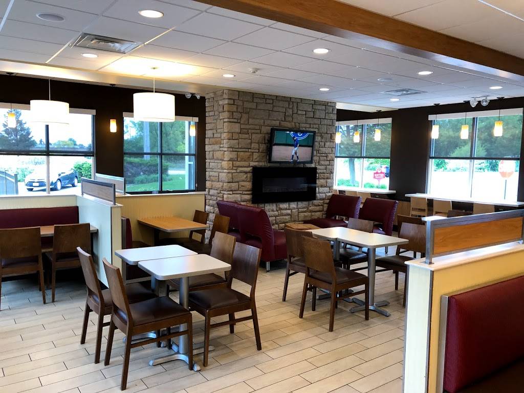 Wendys | restaurant | 740 Northwest Hwy, Cary, IL 60013, USA | 8476394543 OR +1 847-639-4543