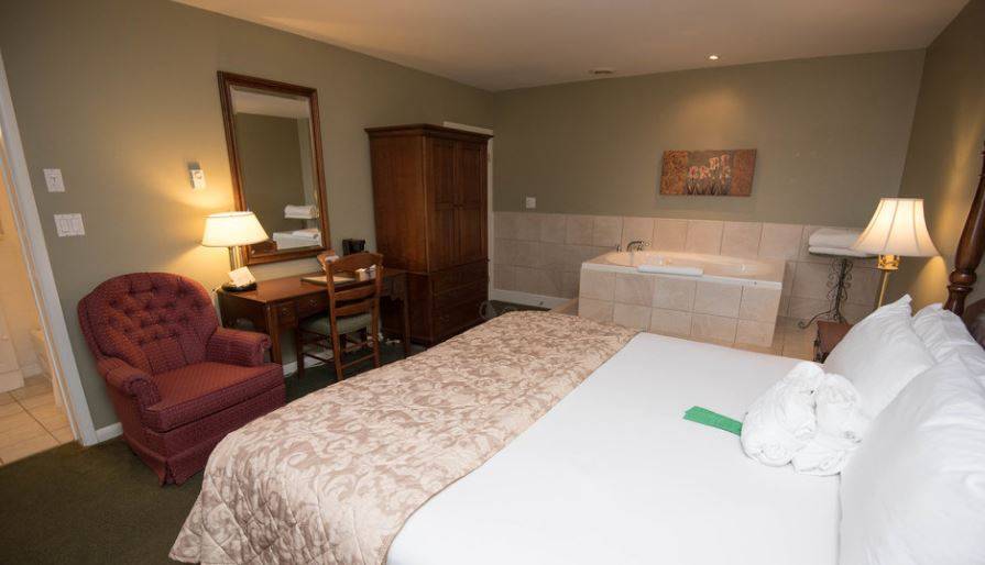 Gananoque Inn & Spa | restaurant | 550 Stone Street South, 1000 Islands, Gananoque, ON K7G 2A8, Canada | 6133822165 OR +1 613-382-2165