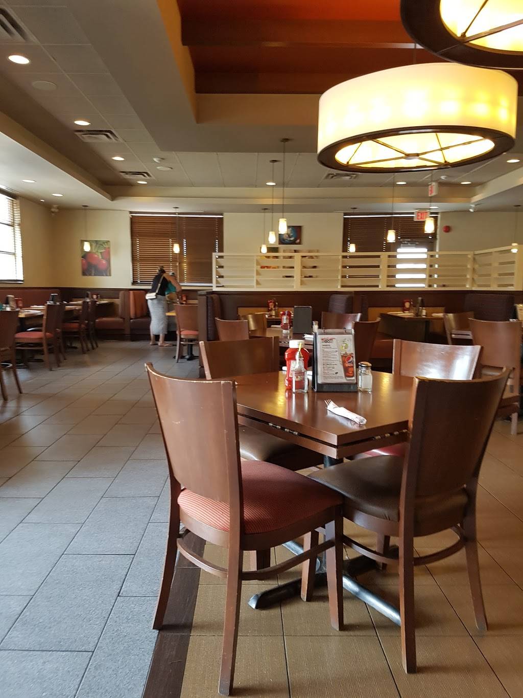 Swiss Chalet | restaurant | 333 Main St, Wasaga Beach, ON L9Z 0B6, Canada | 7054299950 OR +1 705-429-9950