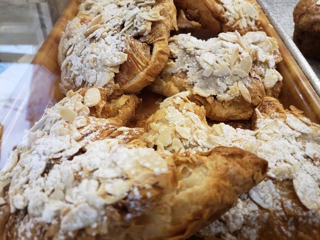 Patisserie Salzburg | bakery | 10 Harbor Point Rd, Stamford, CT 06902, USA | 9144728300 OR +1 914-472-8300