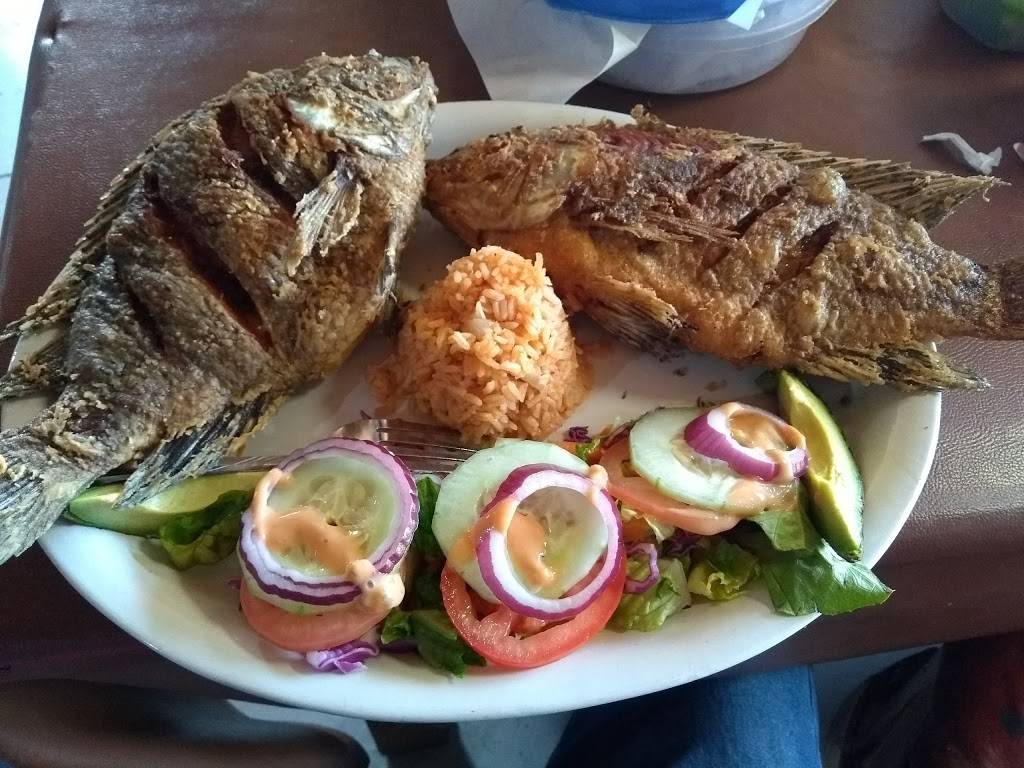 Mi Jacalito Mariscos | restaurant | Blvd. Benito Juárez 586, Centro Playas, 22710 Rosarito, B.C., Mexico | 016611200679 OR +52 661 120 0679