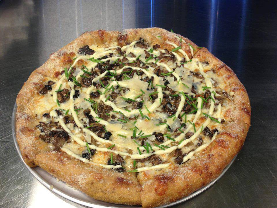 Mellow Mushroom | meal takeaway | 1018-2 3rd St N, Jacksonville Beach, FL 32250, USA | 9042415600 OR +1 904-241-5600