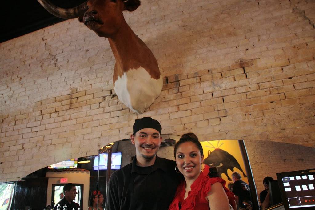 El Nuevo Tenampa | restaurant | 244 W Houston St, San Antonio, TX 78205, USA | 2103544200 OR +1 210-354-4200