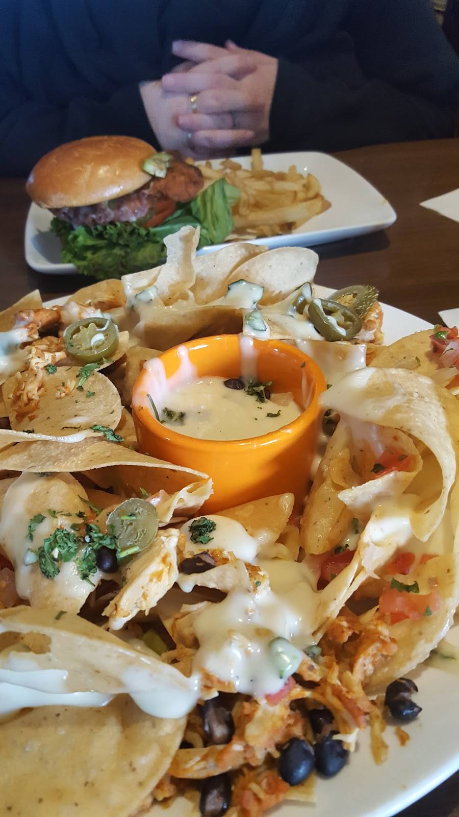 TGI Fridays | restaurant | 125 White Spruce Blvd, Rochester, NY 14623, USA | 5854246700 OR +1 585-424-6700