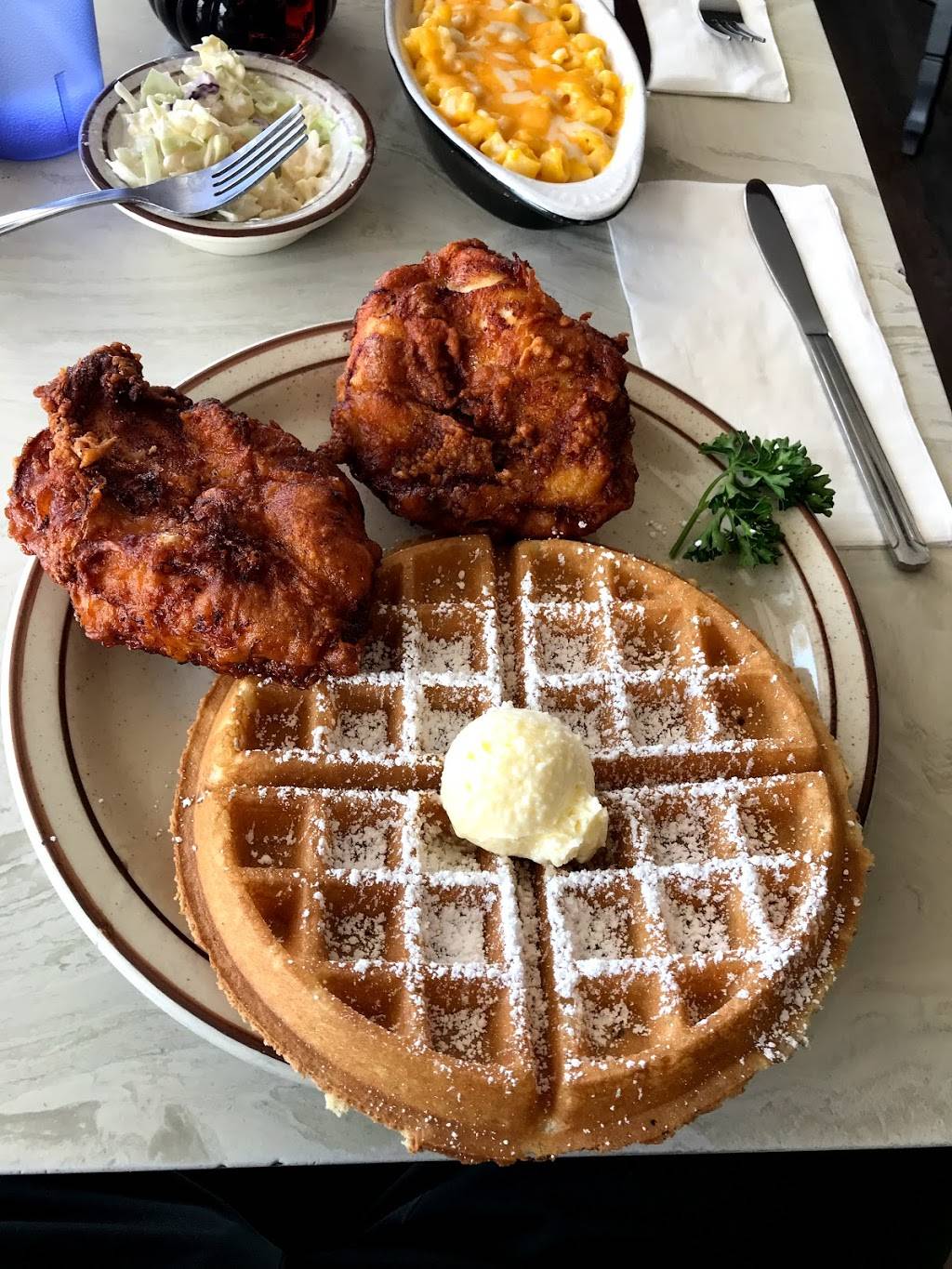 Dinah’s Chicken | restaurant | 4106 San Fernando Rd Ste A, Glendale, CA 91204, USA | 8182444188 OR +1 818-244-4188