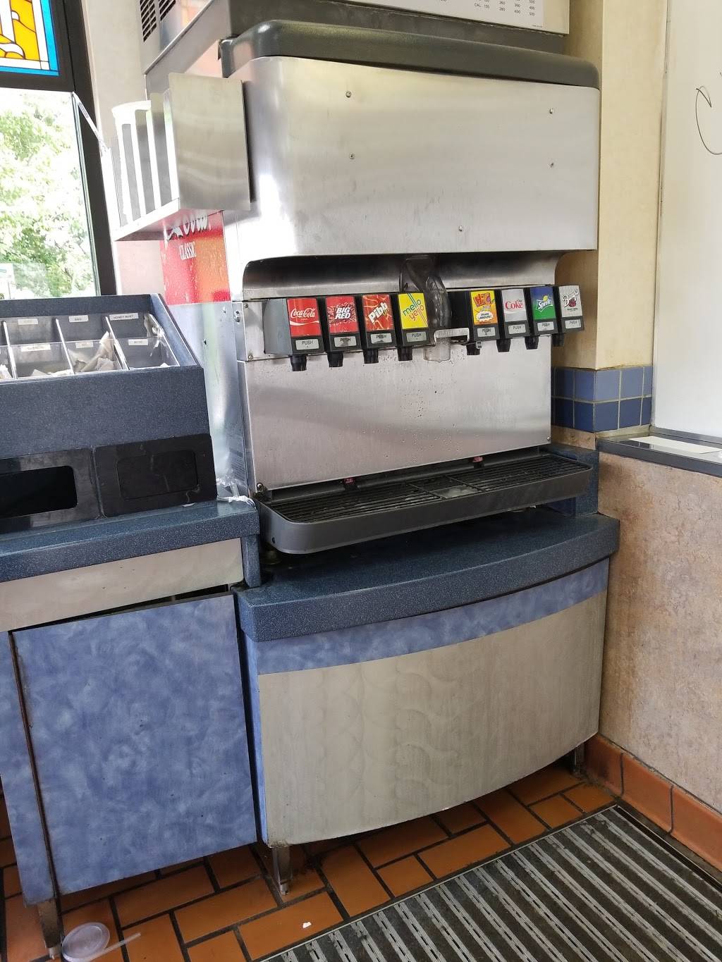 White Castle | restaurant | 2201 Dickerson Pike, Nashville, TN 37207, USA | 6152627503 OR +1 615-262-7503