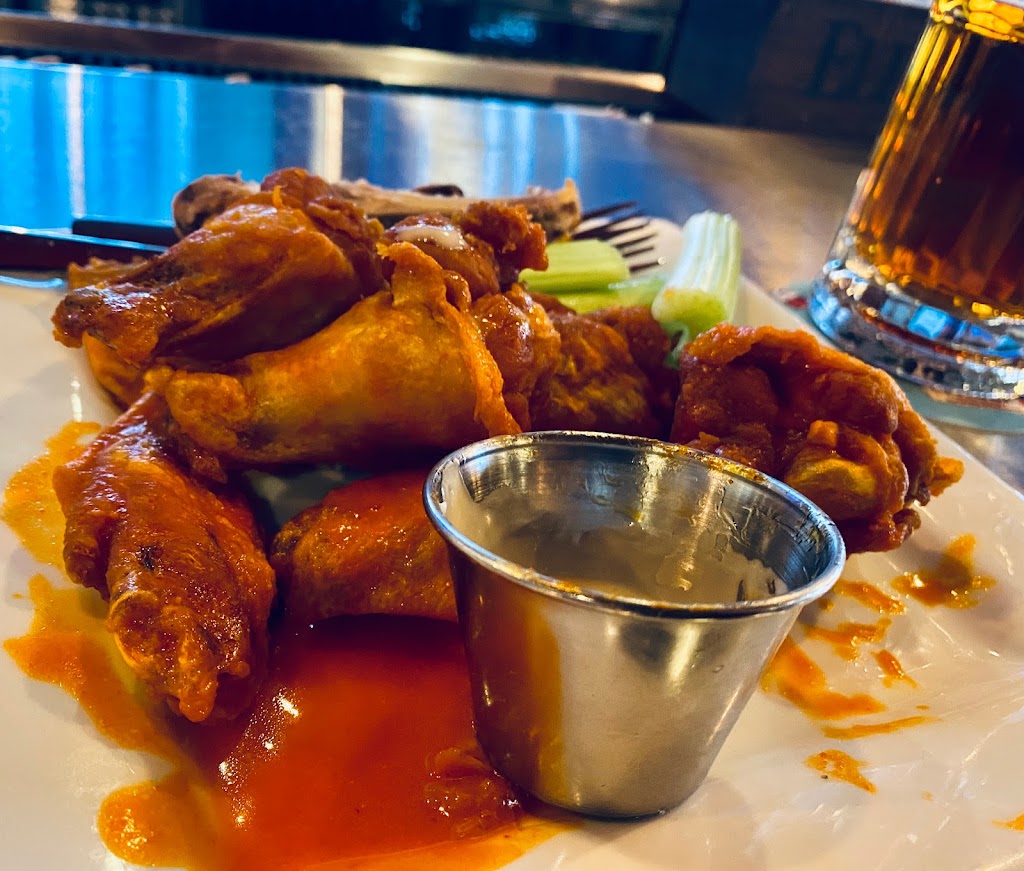 Outlaws Steak & Spirits | restaurant | 13871 Cabela Pkwy, Noblesville, IN 46060, USA | 4632381503 OR +1 463-238-1503