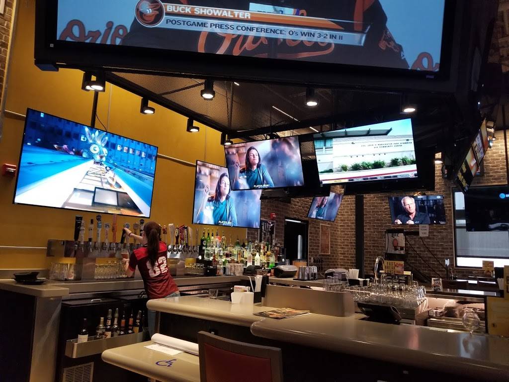 Buffalo Wild Wings | meal takeaway | 540 Walker Rd, Chambersburg, PA 17201, USA | 7172610632 OR +1 717-261-0632