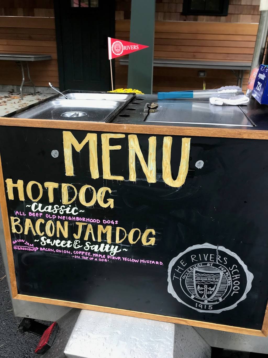 Pace Hot Dogs | meal takeaway | 1568, 56 Colpitts Rd, Weston, MA 02493, USA | 6175840106 OR +1 617-584-0106