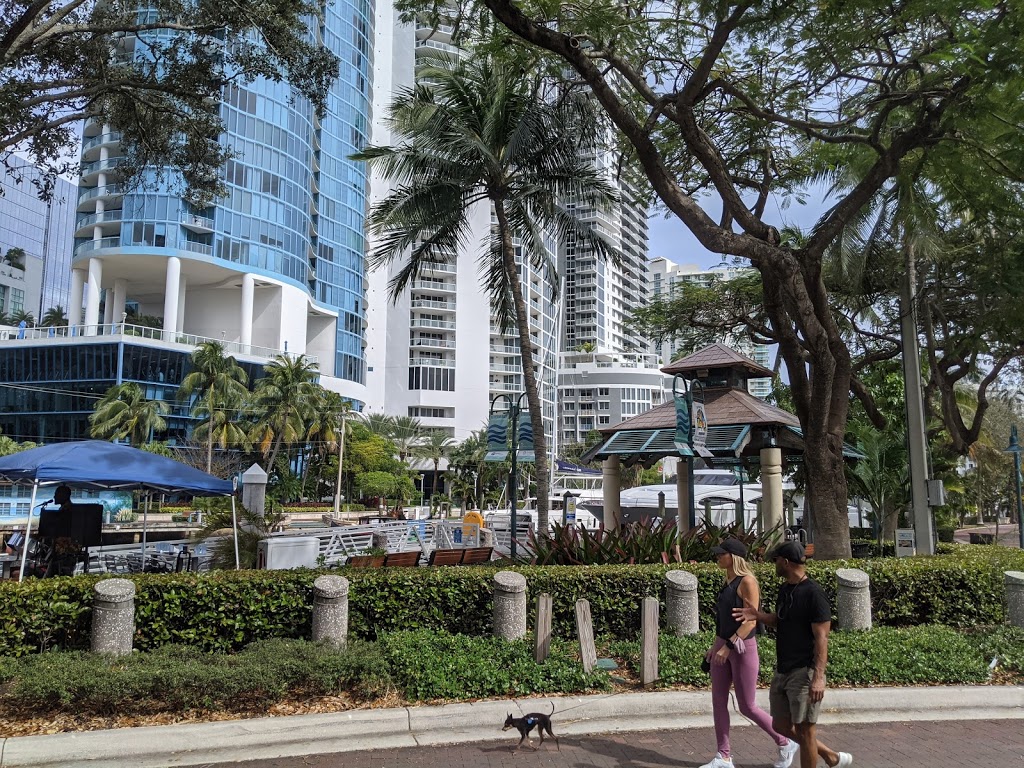 The DownTowner | restaurant | 10 S New River Dr E, Fort Lauderdale, FL 33301, USA | 9544639800 OR +1 954-463-9800