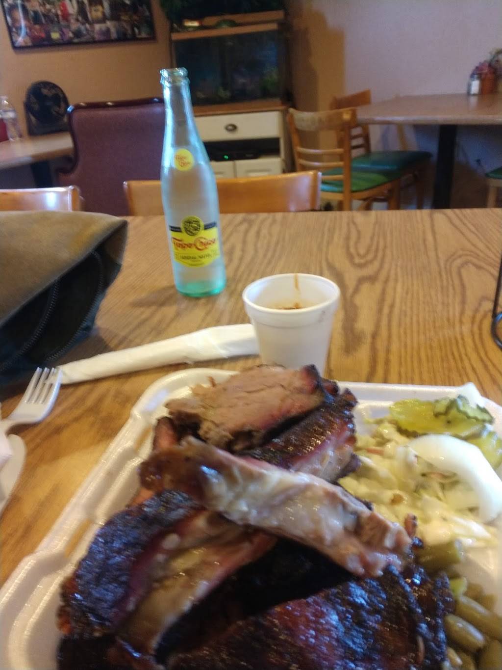 Bobs Smokehouse | restaurant | 5416 FM78, Kirby, TX 78219, USA | 2106614777 OR +1 210-661-4777