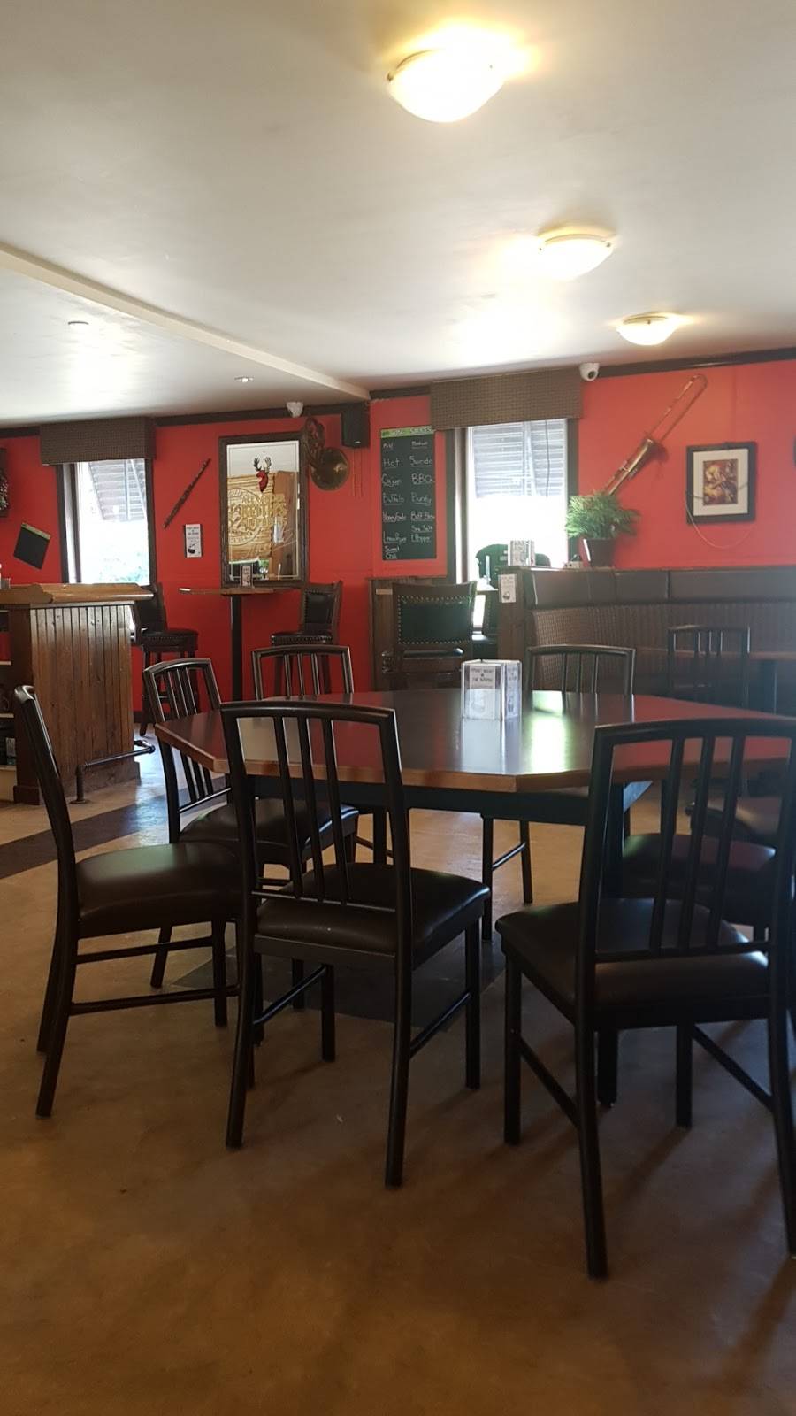 The Grand Bayou Cajun Kitchen | restaurant | 27 Dumfries St, Paris, ON N3L 2C9, Canada | 5194422704 OR +1 519-442-2704