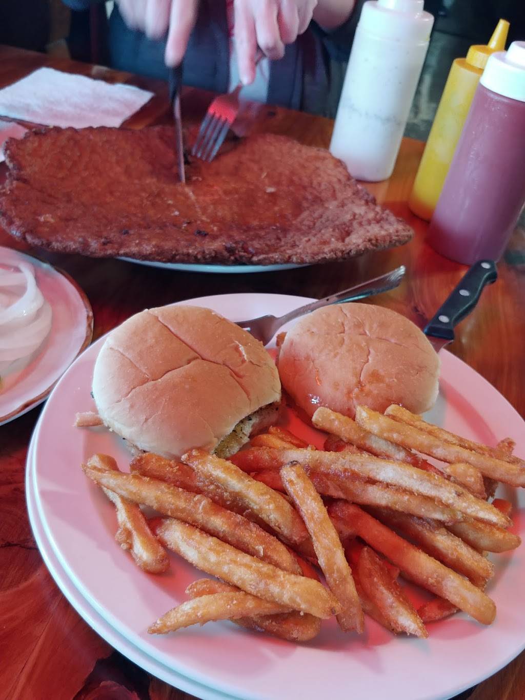 A. J.s Bar & Grill | restaurant | 101 Elm St, Mt Sterling, IA 52573, USA | 3194945582 OR +1 319-494-5582