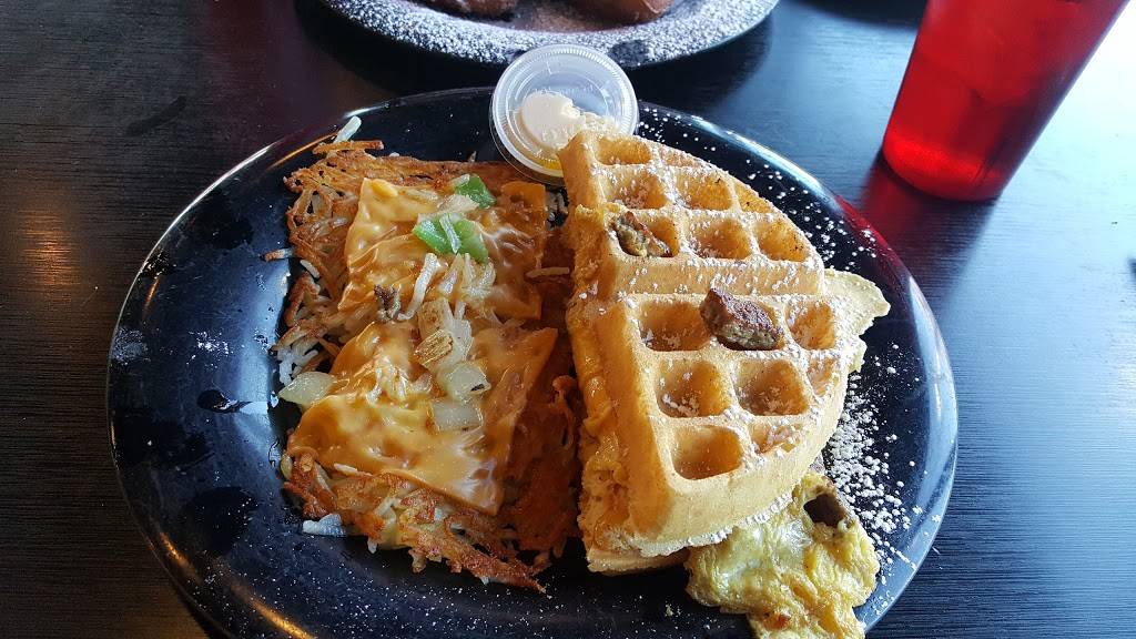 Wally Waffle | restaurant | 845 W Market St, Akron, OH 44303, USA | 3303744915 OR +1 330-374-4915