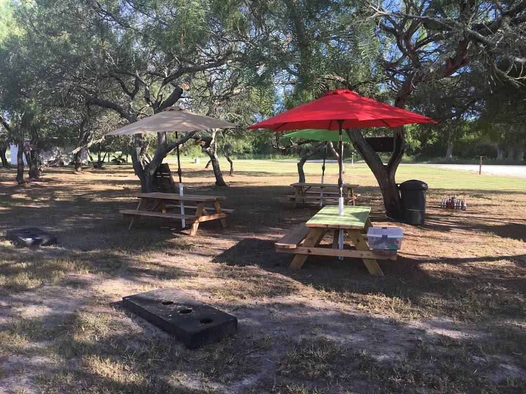 Hoots Country Kitchen | restaurant | 2203 FM1781, Rockport, TX 78382, USA | 3617291444 OR +1 361-729-1444