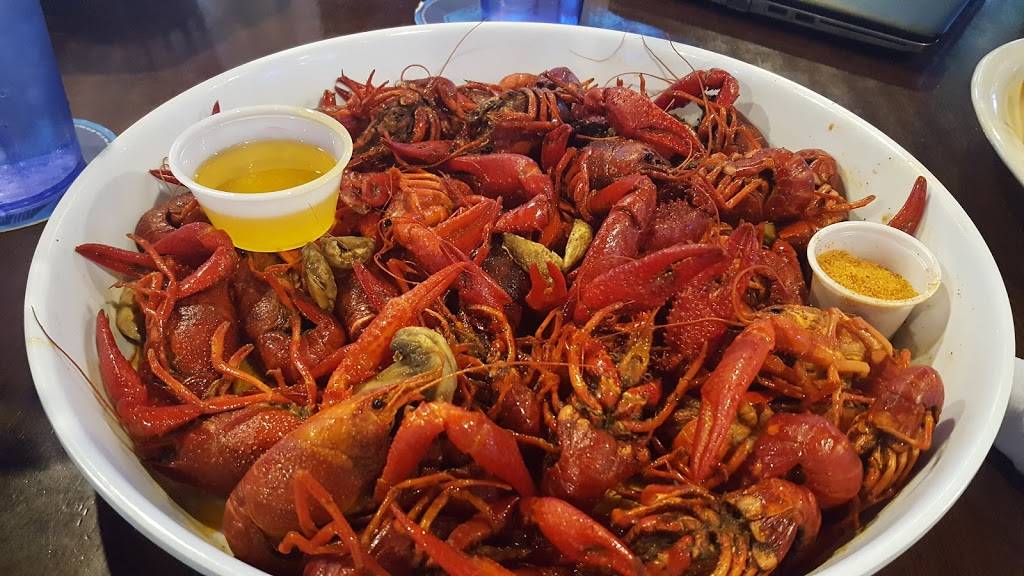 Coaches Sports Bar & Grill | restaurant | 1002, 17460 Northwest Fwy, Houston, TX 77040, USA | 7134667773 OR +1 713-466-7773