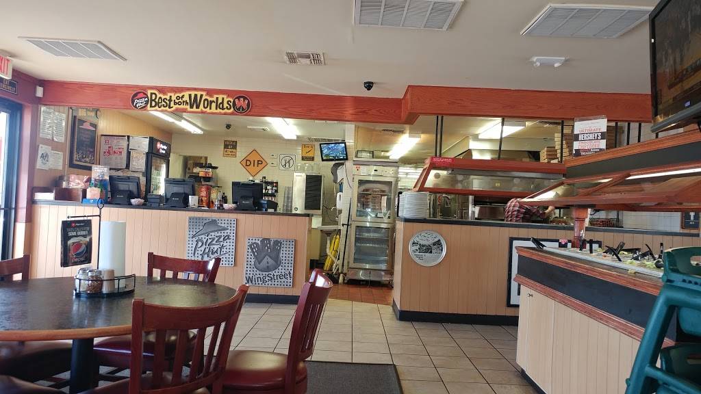 Pizza Hut | restaurant | 7319 N FM 1604 W, San Antonio, TX 78255, USA | 2106952205 OR +1 210-695-2205