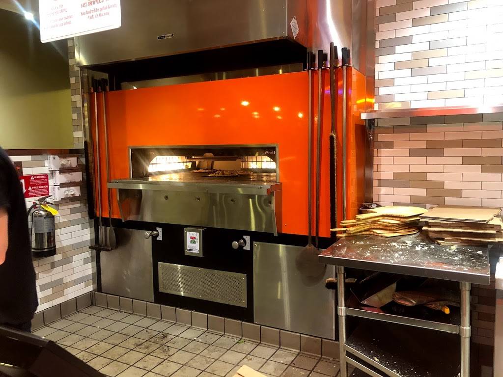 Blaze Pizza | meal takeaway | 8229 Dean Martin Dr Ste 115, Las Vegas, NV 89139, USA | 7027458288 OR +1 702-745-8288