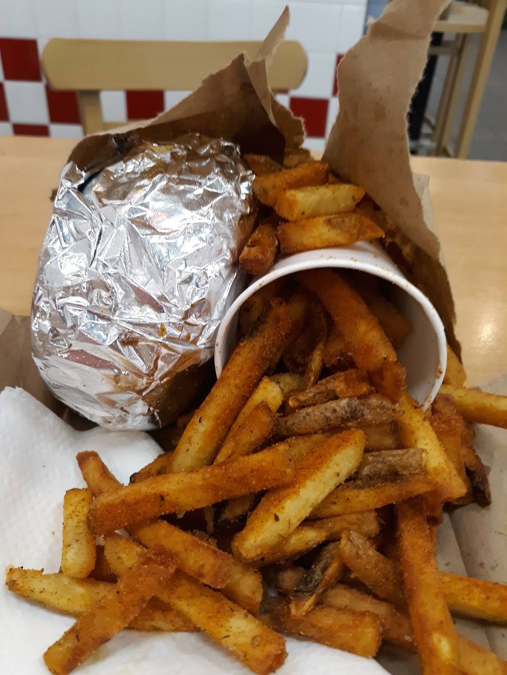 Five Guys | meal takeaway | 623 E Grand River Ave, East Lansing, MI 48823, USA | 5173323483 OR +1 517-332-3483