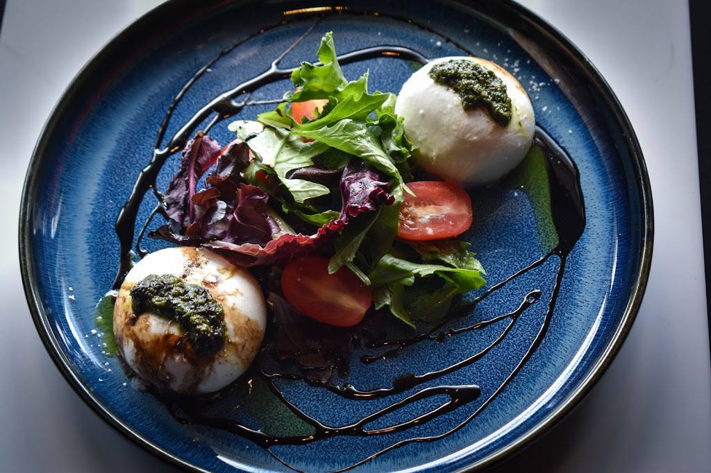 Local Bay Harbor | restaurant | 795 Front St, Bay Harbor, MI 49770, USA | 2318819134 OR +1 231-881-9134