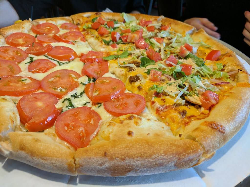 Deweys Pizza | meal takeaway | 3265 W Market St, Fairlawn, OH 44333, USA | 3308734444 OR +1 330-873-4444