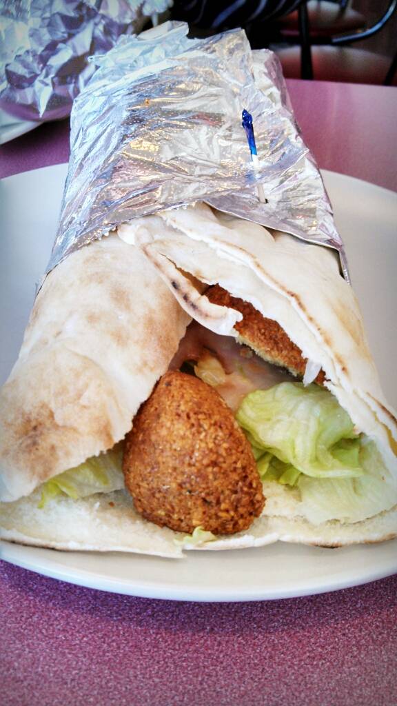 Crown Cafe | meal takeaway | 106 Main St, Watertown, MA 02472, USA | 6179239219 OR +1 617-923-9219