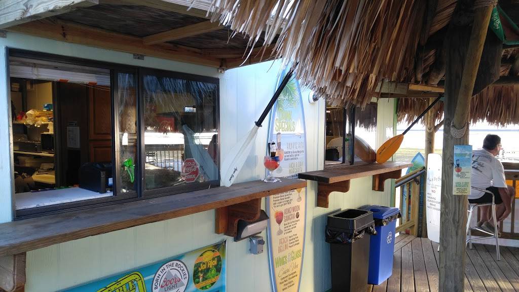 High & Dry Grill | restaurant | 61 Causeway Blvd, Dunedin, FL 34698, USA | 7275104445 OR +1 727-510-4445