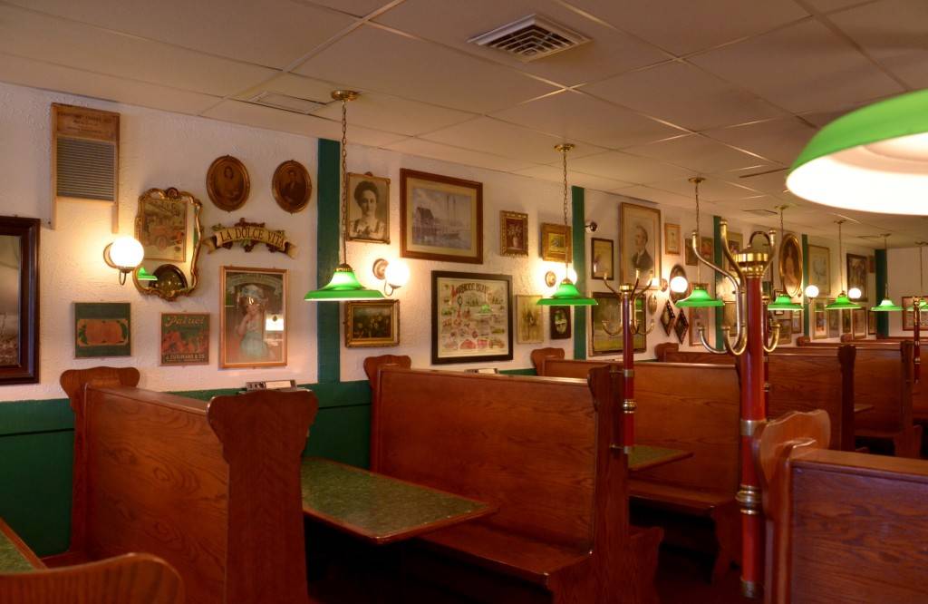 Uncle Tonys Pizza & Pasta | restaurant | 260 Newport Ave, Rumford, RI 02916, USA | 4014384646 OR +1 401-438-4646