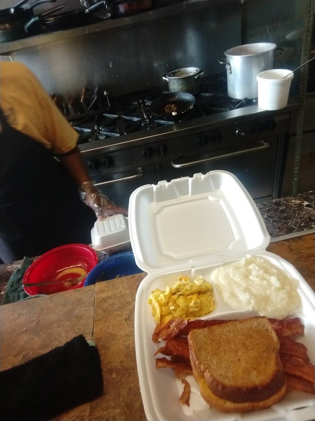 Berts Kitchen | restaurant | 17405 Harvard Ave, Cleveland, OH 44128, USA | 2167512157 OR +1 216-751-2157