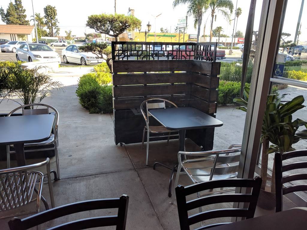 AM Thai Fusion Cuisine | restaurant | 2941 W Ball Rd, Anaheim, CA 92804, USA | 7148168759 OR +1 714-816-8759