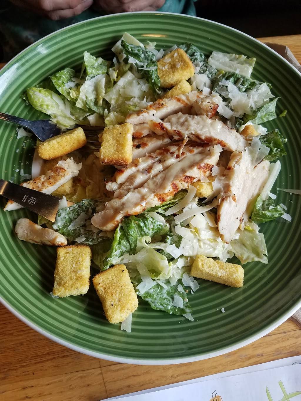 Applebees Grill + Bar | restaurant | 251 Kennedy Memorial Dr, Waterville, ME 04901, USA | 2078726702 OR +1 207-872-6702