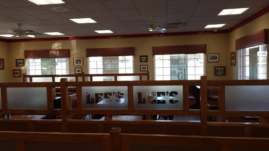 Lees Famous Recipe Chicken | restaurant | 15602 Manchester Rd, Ellisville, MO 63011, USA | 6362271718 OR +1 636-227-1718