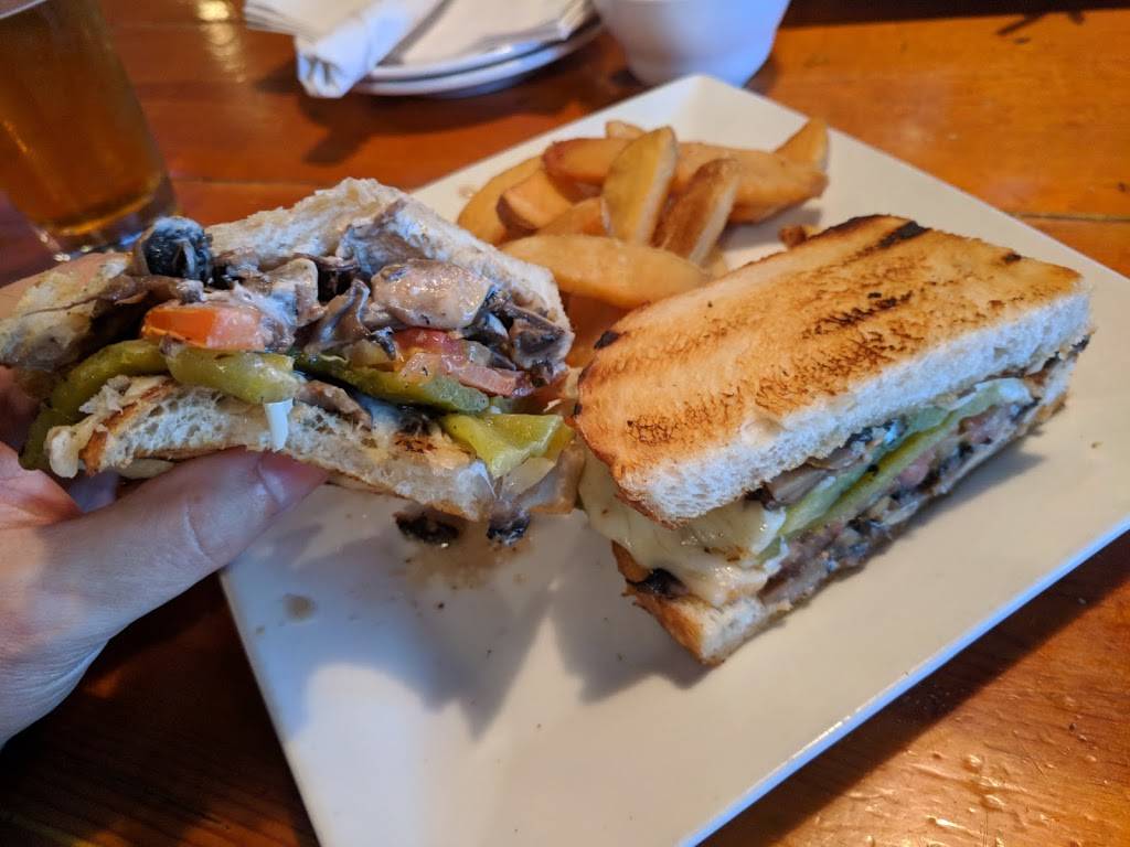 Teakwoods Tavern & Grill | restaurant | 151 E Williams Field Rd, Gilbert, AZ 85295, USA | 4808998325 OR +1 480-899-8325