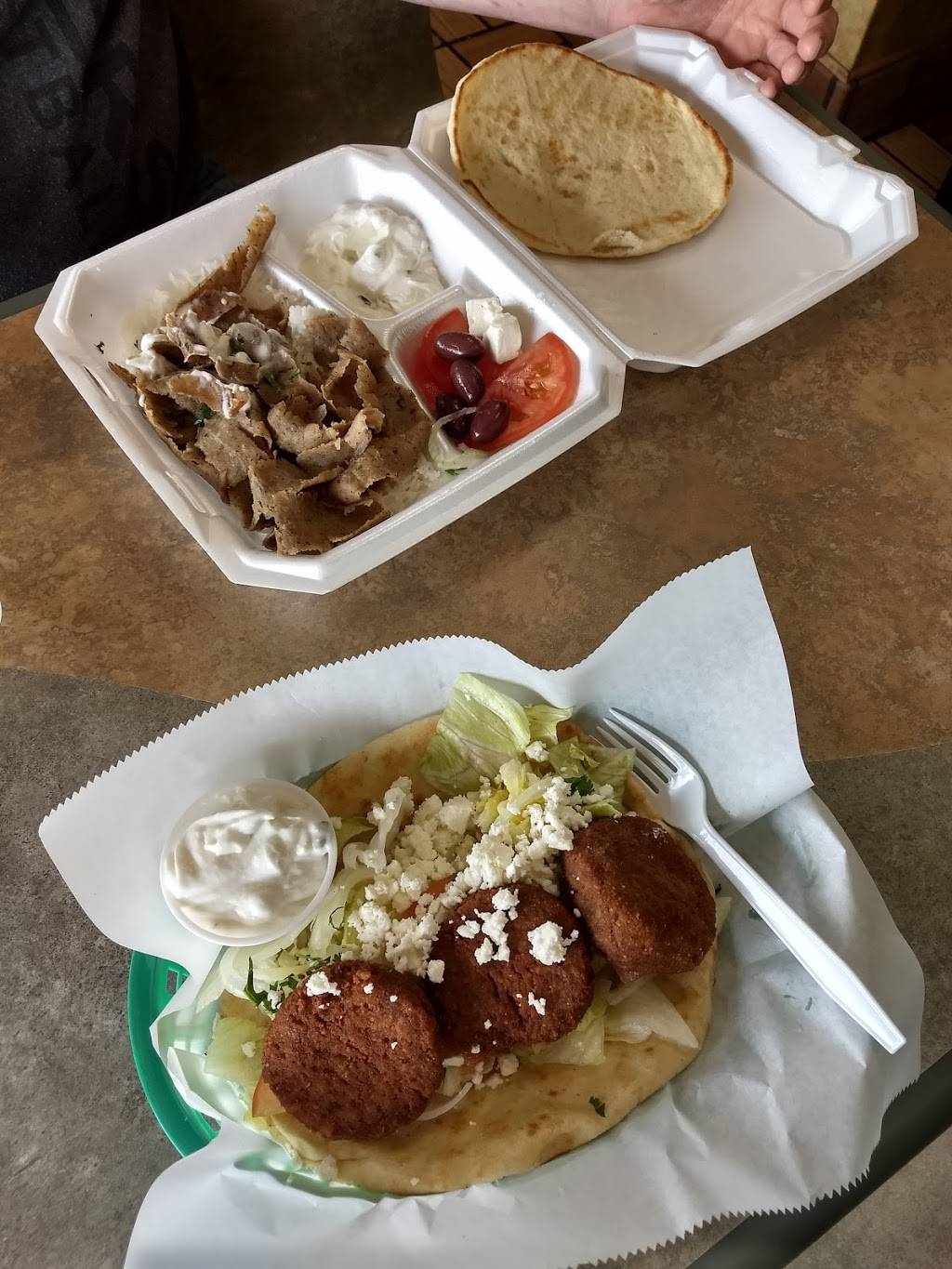 Gyro Kabobs | restaurant | 337 Main Ave, De Pere, WI 54115, USA | 9203390048 OR +1 920-339-0048