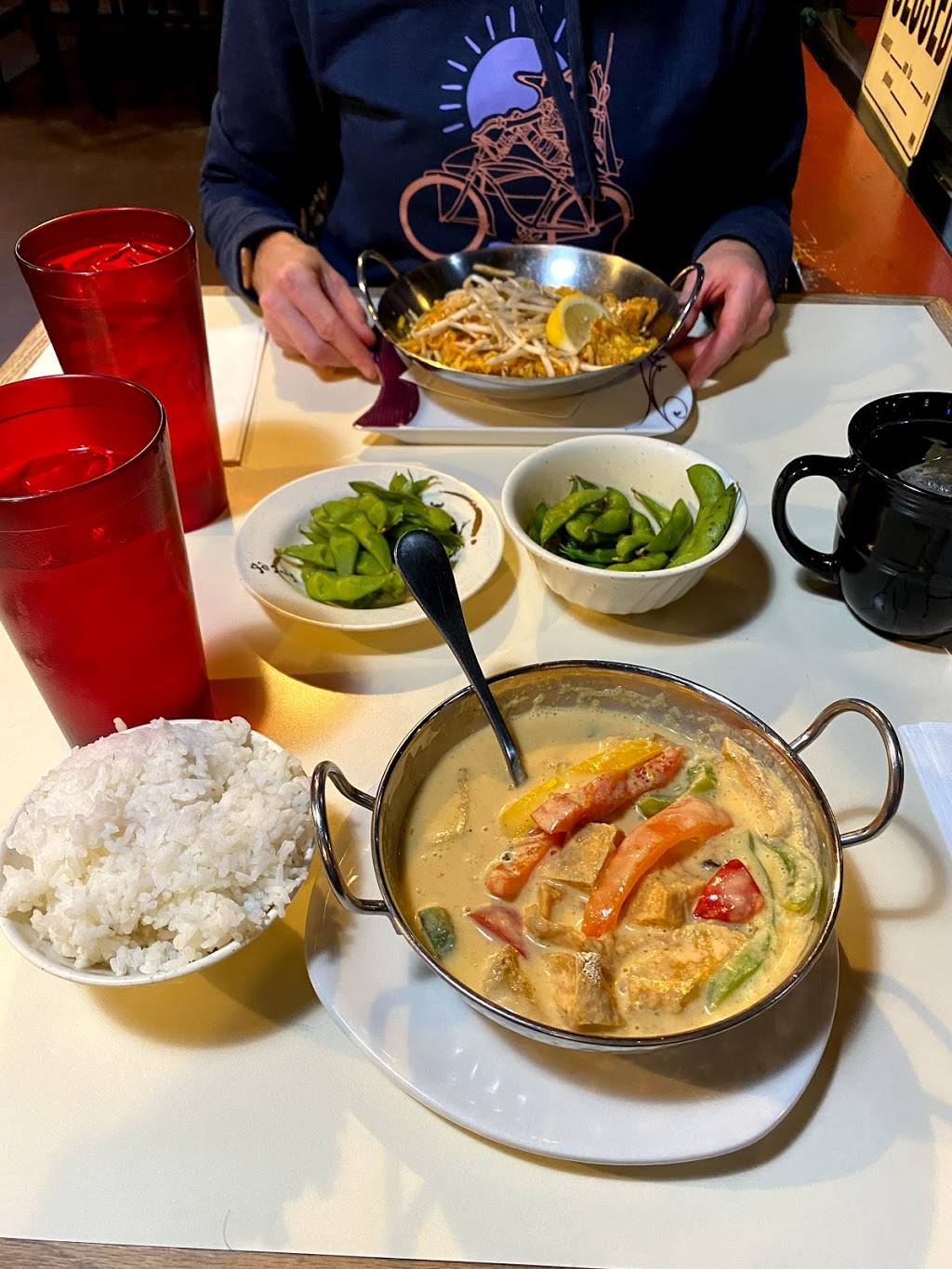 Thai China Bistro | restaurant | 5121 E Grant Rd, Tucson, AZ 85712, USA | 5203255185 OR +1 520-325-5185