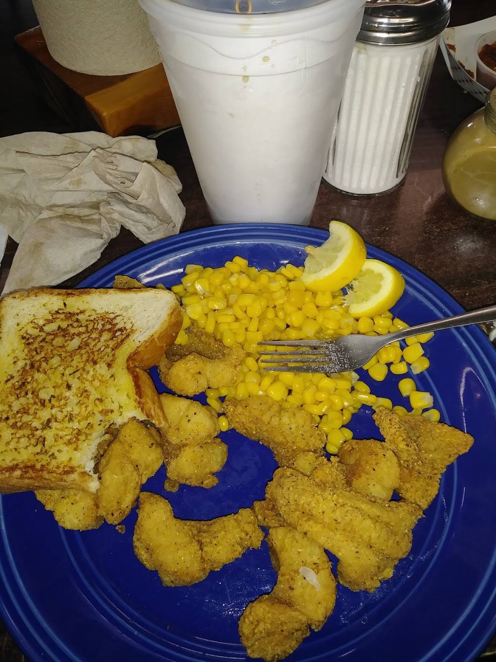 Michael and Moms | restaurant | 301 N Reynolds Hwy 359, Orange Grove, TX 78372, USA | 3613843000 OR +1 361-384-3000