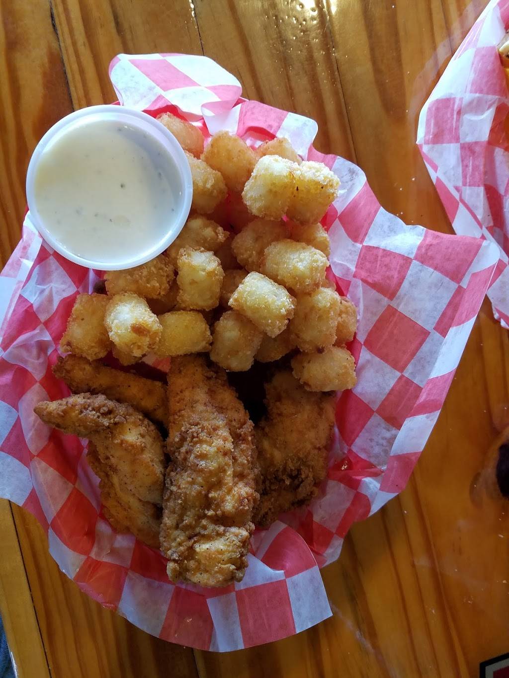 Cluckers | restaurant | 100 W Riverside Dr, Jeffersonville, IN 47130, USA | 8125903662 OR +1 812-590-3662