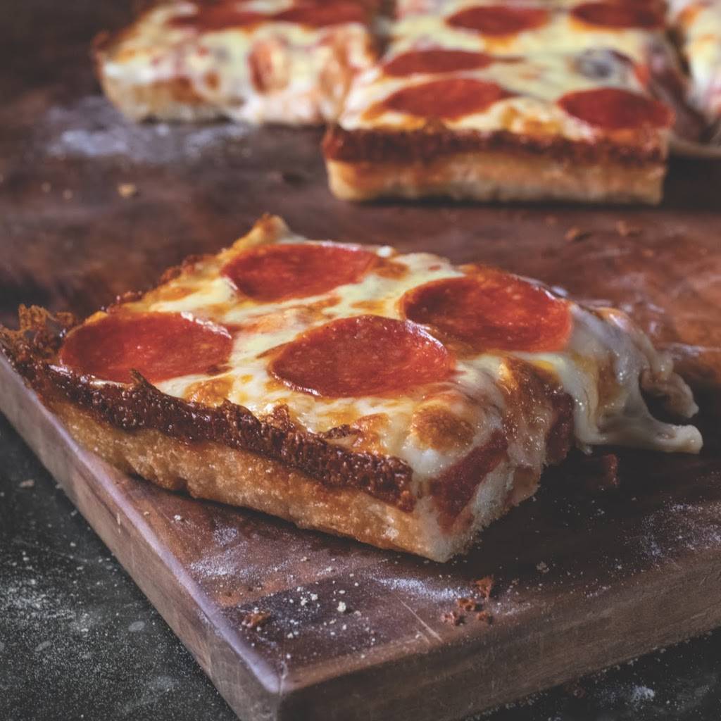 Jets Pizza | meal delivery | 901 Nordic Dr, White Lake, MI 48383, USA | 2488890011 OR +1 248-889-0011