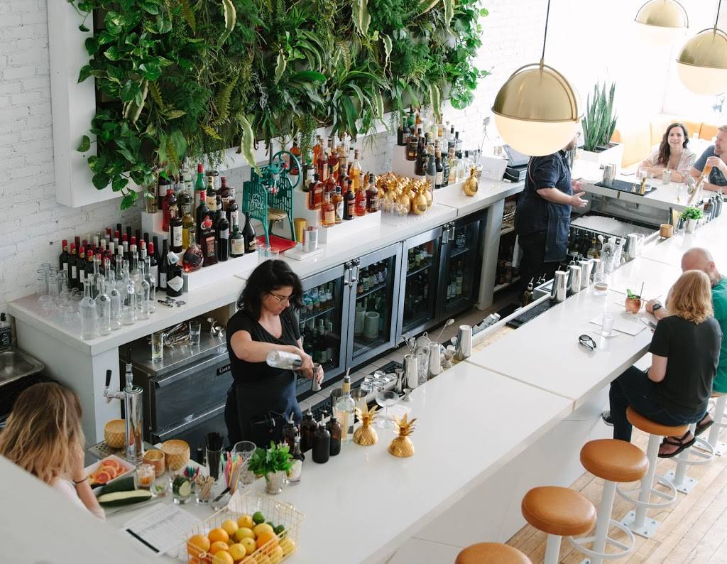 The Public House | restaurant | 811 Adams St, Bay City, MI 48708, USA | 9897781779 OR +1 989-778-1779