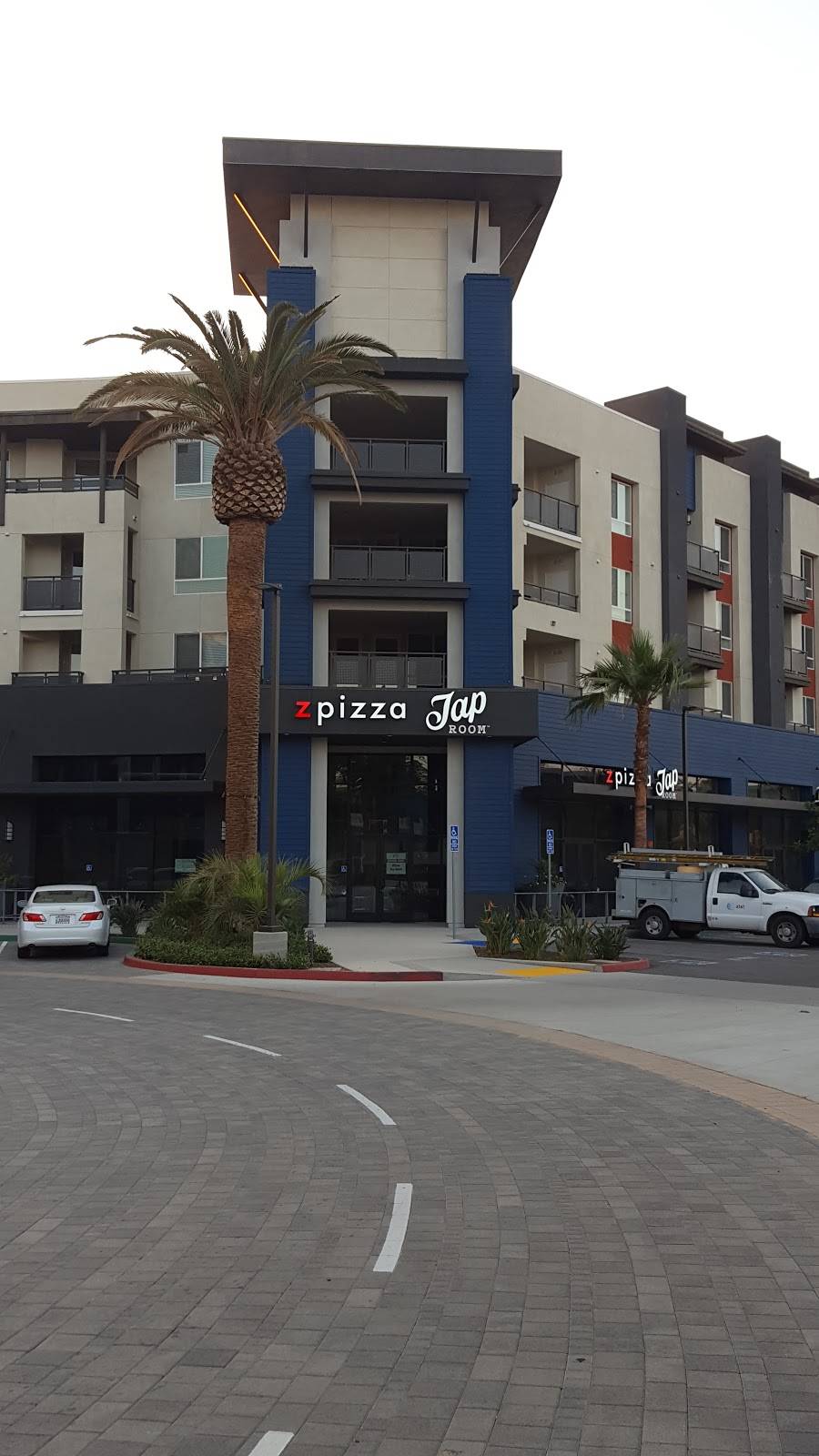 zpizza Tap Room | restaurant | 420 N Main St #107, Corona, CA 92880, USA | 9513564406 OR +1 951-356-4406