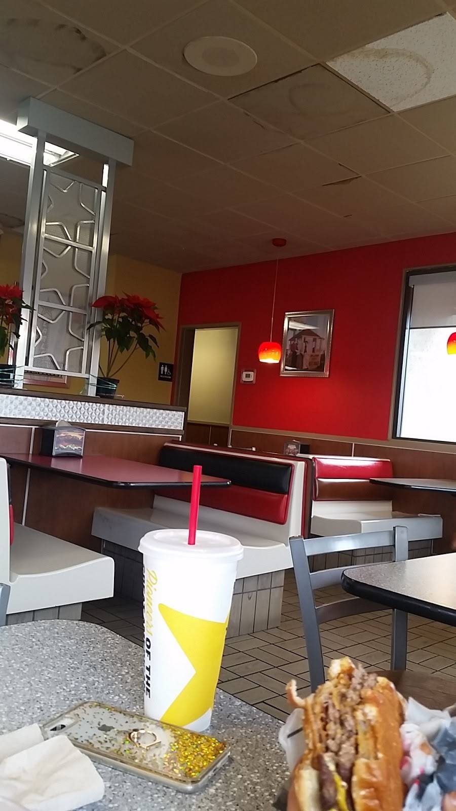 Carls Jr. / Green Burrito | restaurant | 1000 Farmers Ln, Santa Rosa, CA 95405, USA | 7075712001 OR +1 707-571-2001