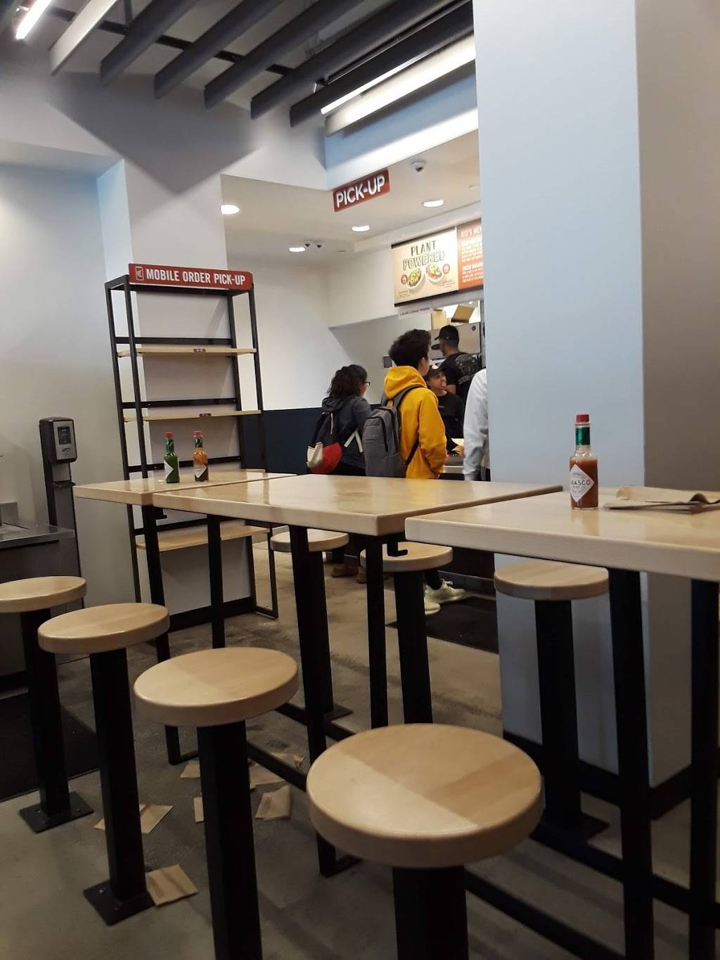 Chipotle Mexican Grill | restaurant | 474 Fulton St, Brooklyn, NY 11201, USA | 7188520617 OR +1 718-852-0617