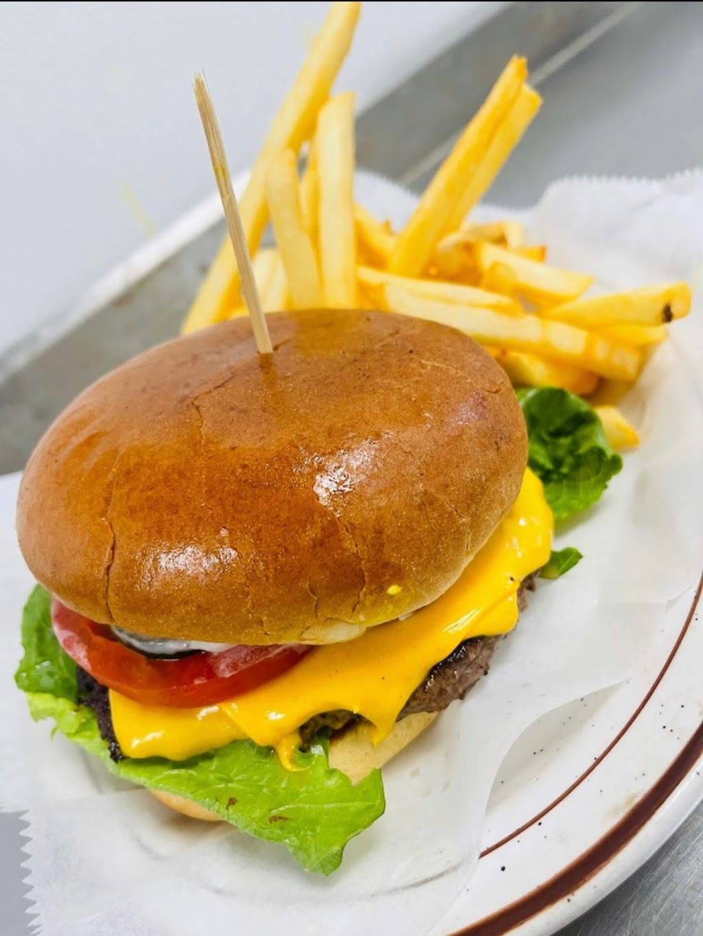 Eddies Coney & Grill | restaurant | 14984 E 10 Mile Rd, Eastpointe, MI 48021, USA | 5863596454 OR +1 586-359-6454